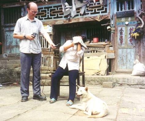 Recording a kujia performance